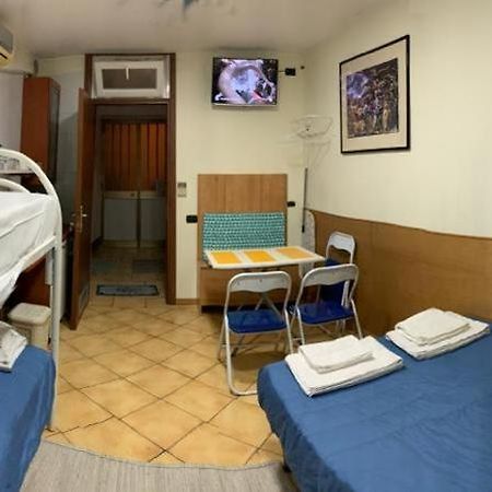 Monolocale Panzió Nápoly Kültér fotó