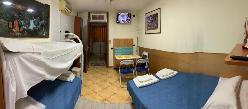 Monolocale Panzió Nápoly Kültér fotó